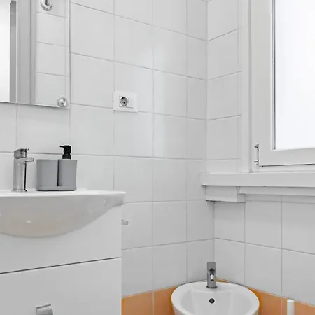 Vatican Modern Family - 3 Bedroom Apartment Rom