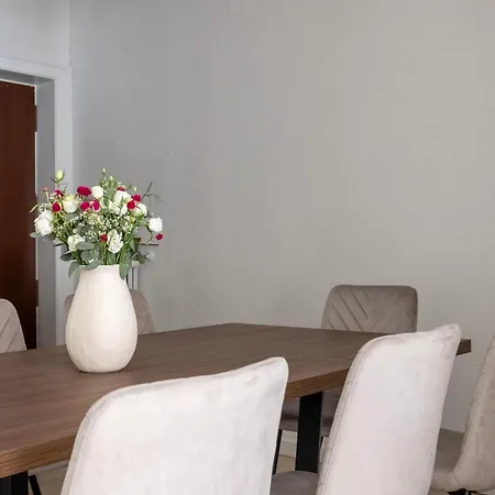 Vatican Modern Family - 3 Bedroom Apartment Rom